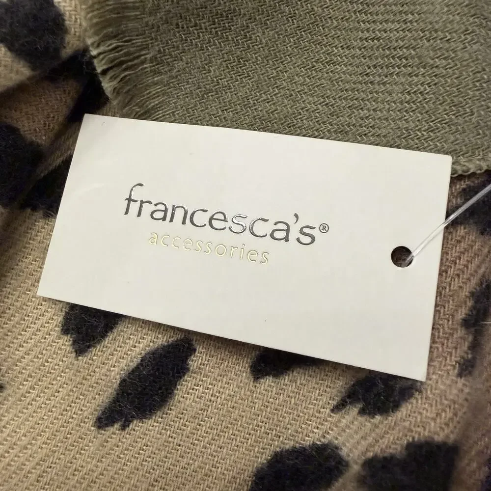 Francesca’s Accessories Animal Print Shawl/Wrap Sage Green Border One Size New